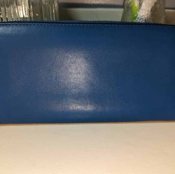 Coach Slim Accordion Zip leather Wallet. - Picture 3 of 7